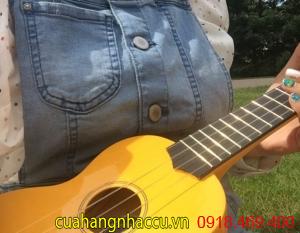 cach-chon-dan-guitar-cho-be-10-tuoi